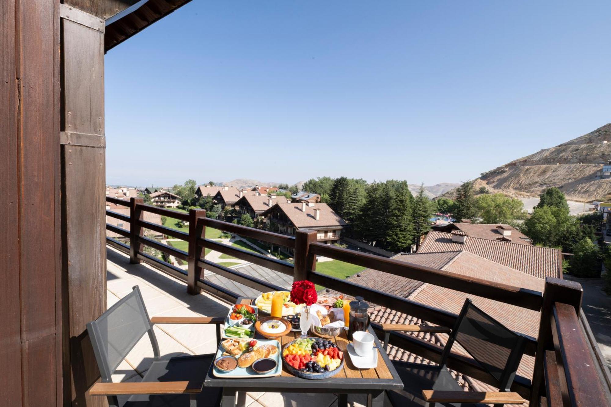 Intercontinental Mzaar Lebanon Mountain Resort & Spa, An Ihg Hotel Mzaar Kfardebian Exterior photo